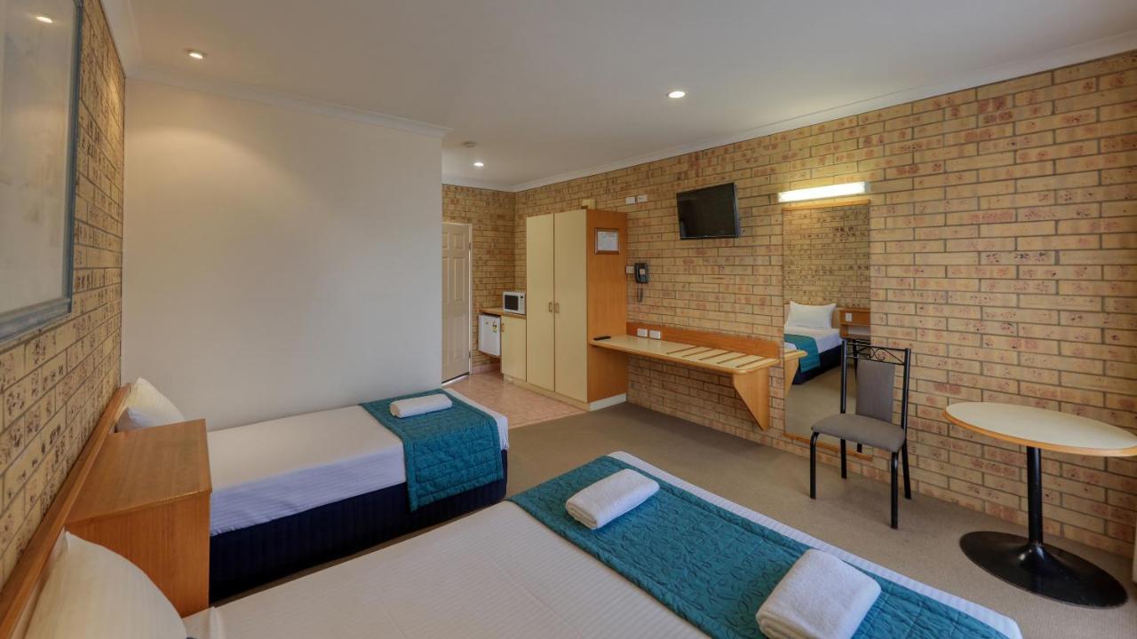Mulga Country Motor Inn Charleville Esterno foto